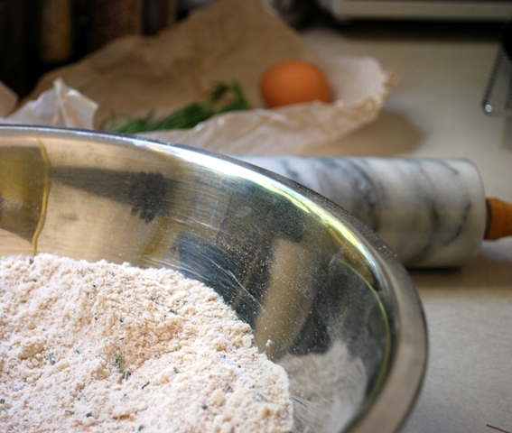 Flour and rolling pin